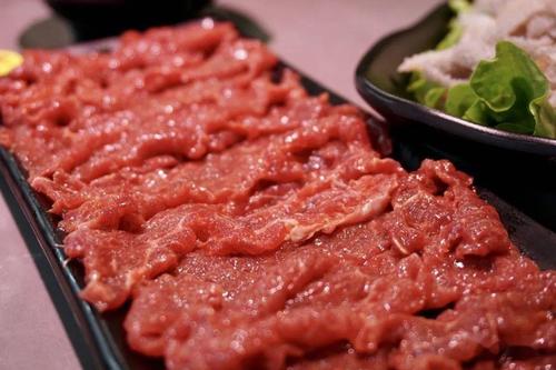 鲜肉经济学 一家小店如何用“鲜”字撬动整条街的生意